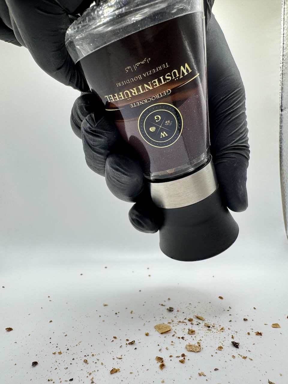 Getrocknete Wüstentrüffel in der Mühle – Bild 2